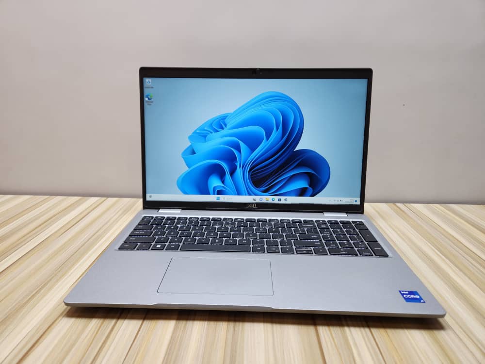  Laptops